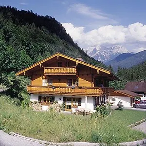 Apartment Haus Hölzl