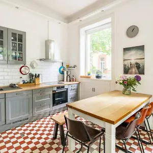 Großzügige Altbauwohnung In Bestlage Apartment Hamburg